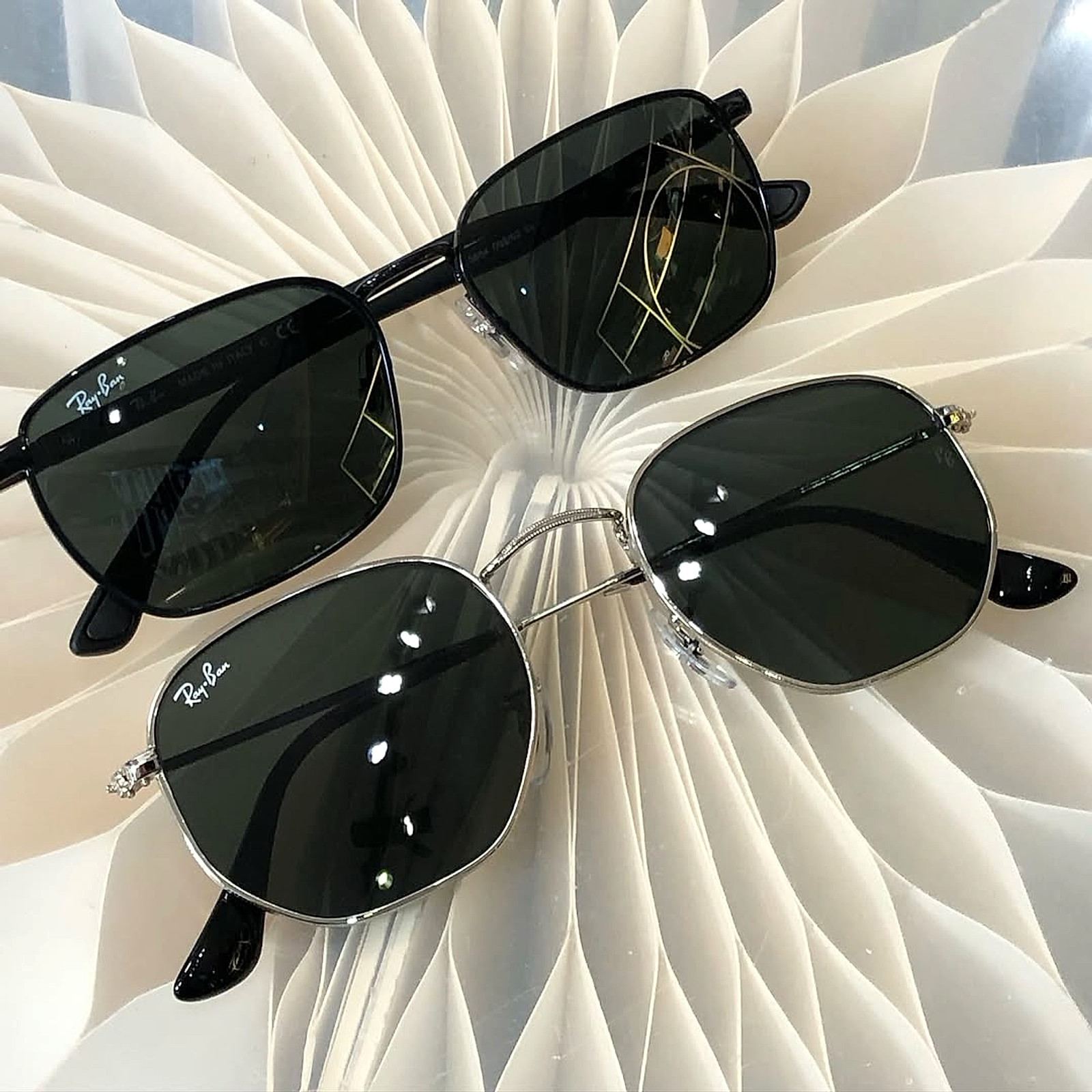 Silver Black Trendy 2024