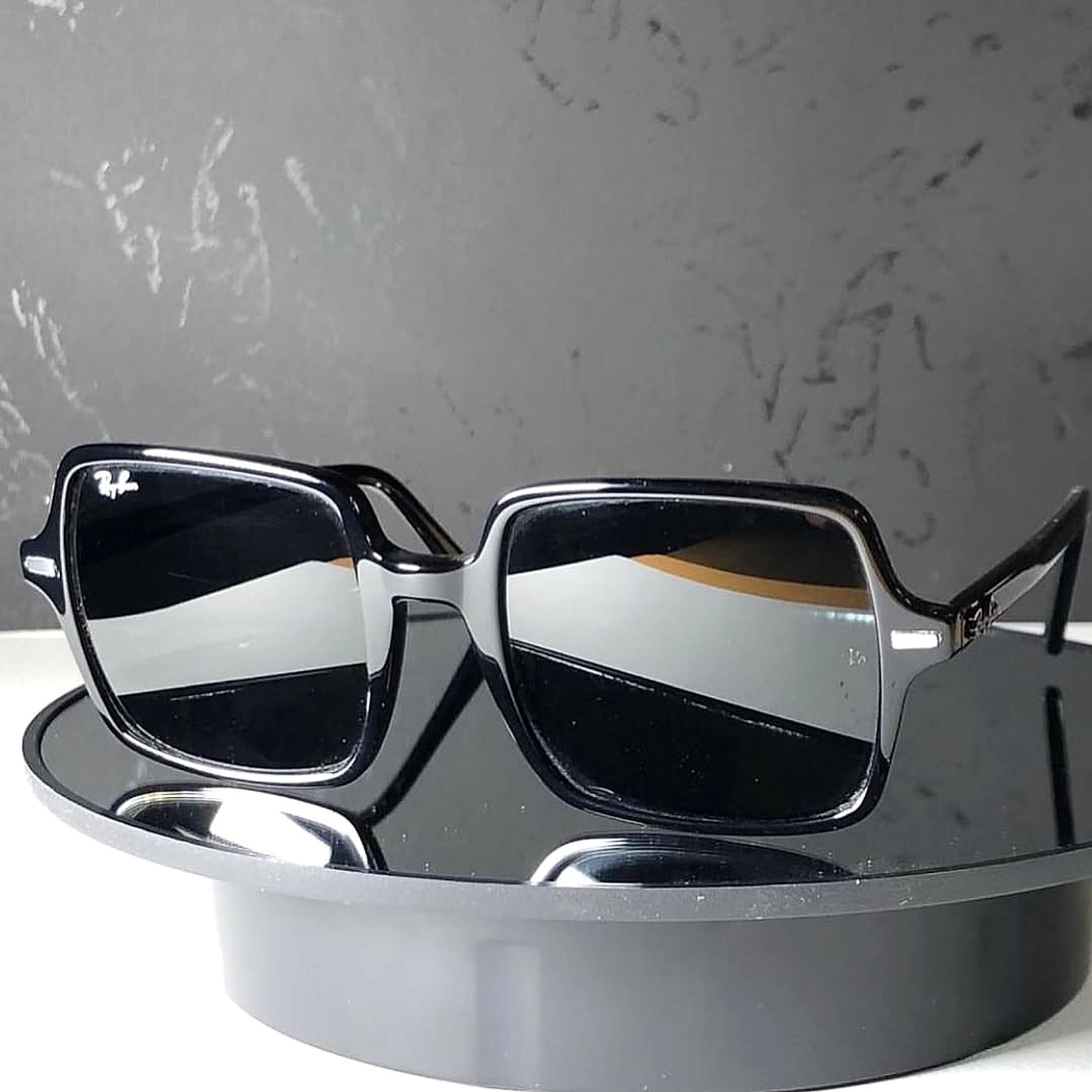 Square 54mm Full Black